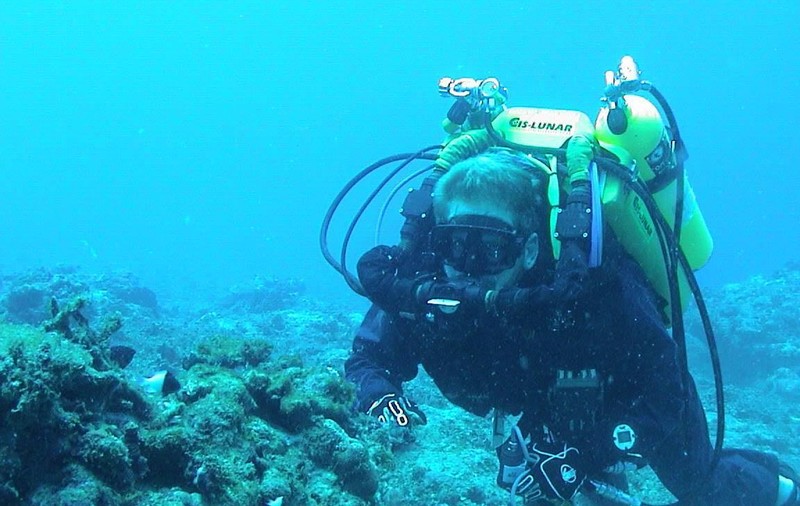 Un profesor din Florida a bătut recordul mondial pentru timp petrecut sub apă: „Curiozitatea pentru descoperiri m-a condus aici”