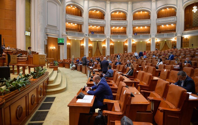 Legea privind educația sexuală în școli, adoptată