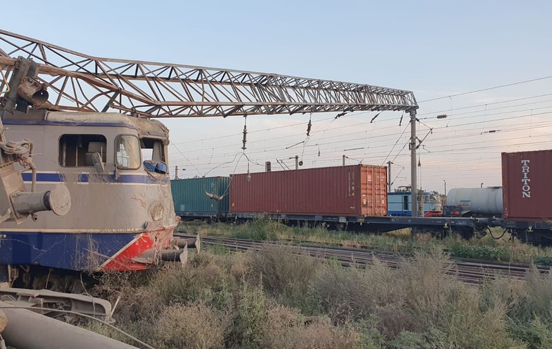 Zeci de copii, blocați 9 ore într-un tren rămas în câmp. Premierul Cîțu: „Dacă directorul CFR ar fi lucrat la Guvern, acum era acasă”