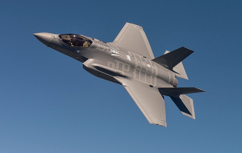 Parlamentul a aprobat cumpărarea avioanelor F-35 din SUA. Cea mai scumpă achiziție militară din istoria României merge la promulgare