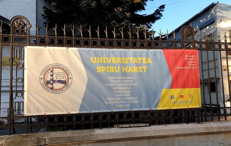 Prorectorul Universității ”Spiru Haret”, arestat preventiv pentru 30 de zile în dosarul examenelor  trucate. Ce au găsit polițiștii în locuința acestuia