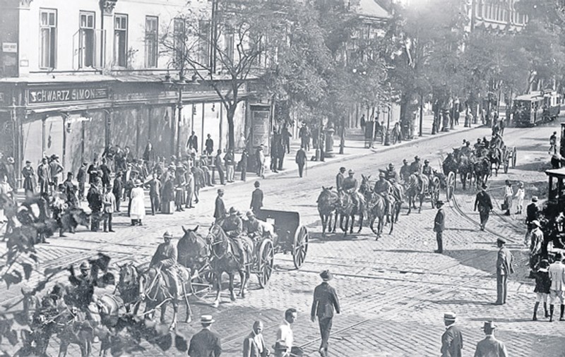 Aşa au ocupat românii Budapesta | Fotografii inedite din campania militară