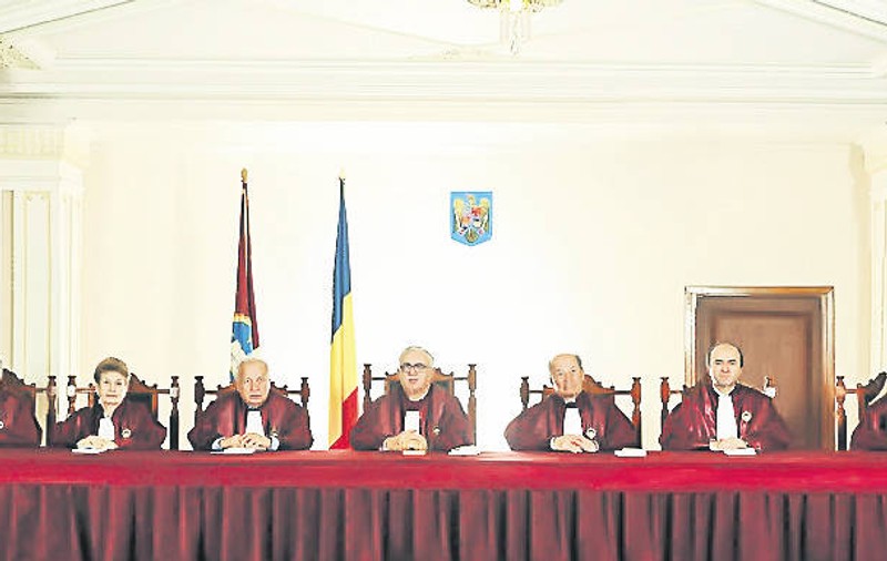 ŞEDINŢĂ EXTRAORDINARĂ A CCR. Tema: ERATA care a provocat un scandal uriaş şi care schimbă rezultatul la referendum 2012
