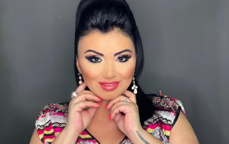 Adriana Bahmuțeanu și-a îngrijorat fanii, după ce s-a pozat cu masca de oxigen pe față: „Fac un tratament”