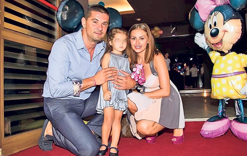 Roxana, ex-Trident, şi Marcel Sârbu se ceartă pe grădiniţa fetiţei