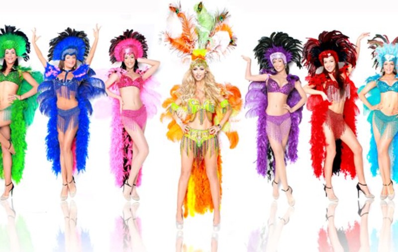 Andreea Bălan se reinventează! Lansează conceptul Carnaval Show. Uite ce fierbinte e în costume de samba! | FOTO&VIDEO