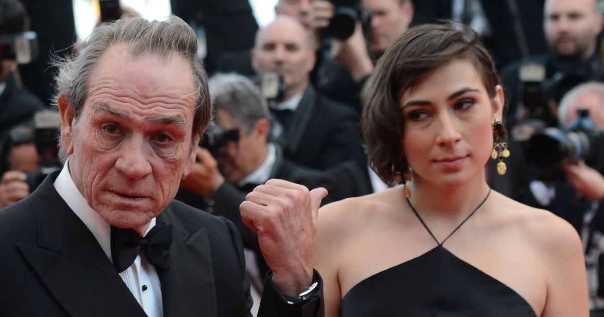 2432607 18.05.2014 American actor and director Tommy Lee Jones and his daughter Victoria at the premiere of his film The Homesman during the 67th Cannes Film Festival. Ekaterina Chesnokova / Sputnik