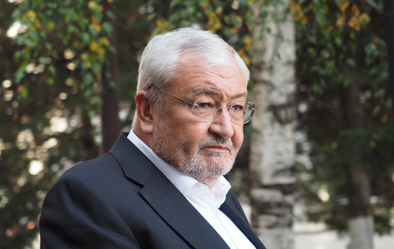 Anularea condamnării lui Sebastian Vlădescu a ajuns pe masa judecătoarei Lia Savonea. Fostul ministru de finanțe mizează pe două documente-cheie