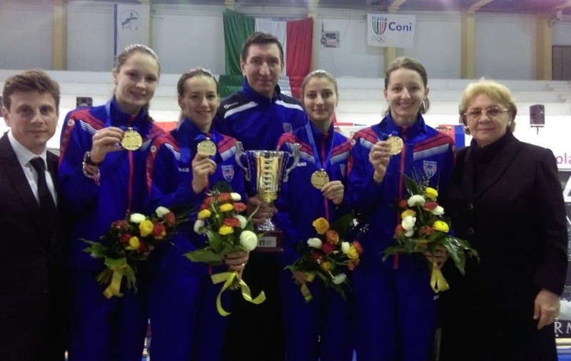 CSA Steaua a câștigat Cupa Europei la spadă feminin de la Caserta (Italia)