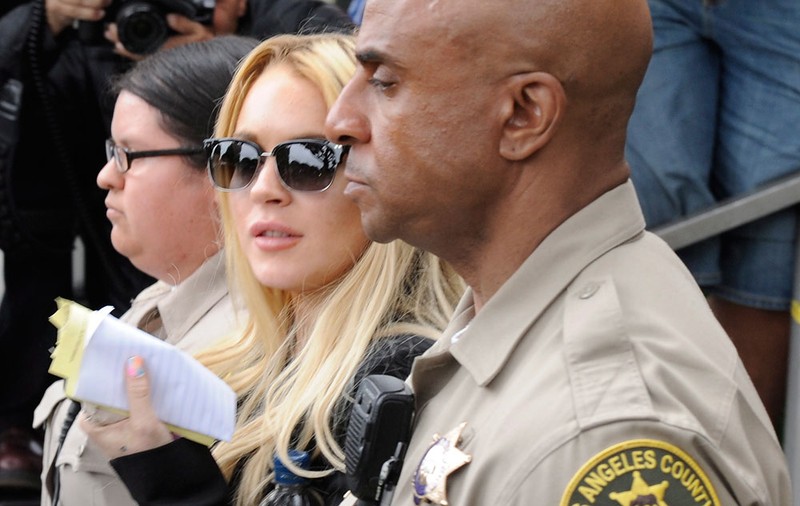 Puşcăriaşele îi pregătesc o şedere de neuitat lui Lindsay Lohan