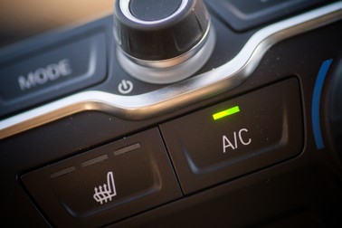 Aerul condiționat reduce cu 25% eficiența unei mașini.