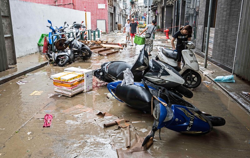Taifunul Hato a făcut prăpăd în sudul Chinei. Cel puțin 12 oameni au murit | GALERIE FOTO