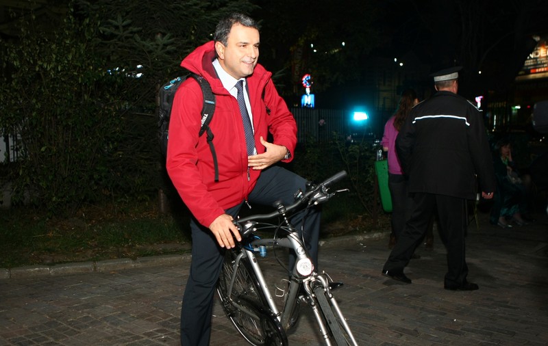 Lucian Mândruţă pleacă cu bicicleta în Transilvania. Va avea un traseu inedit!