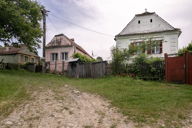 Casa lui Alexandru Ilina (prima din dreapta) a fost construită în 1907