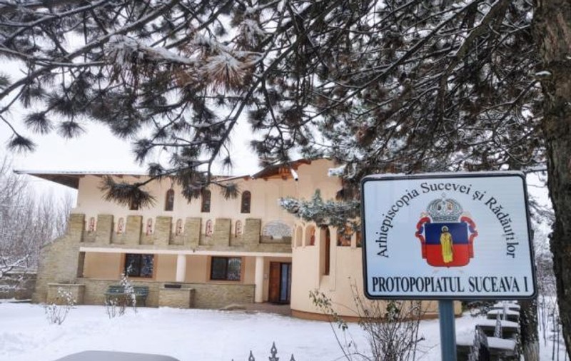 A fost făcută necropsia bebelușului mort după botez și s-a găsit lichid în plămâni