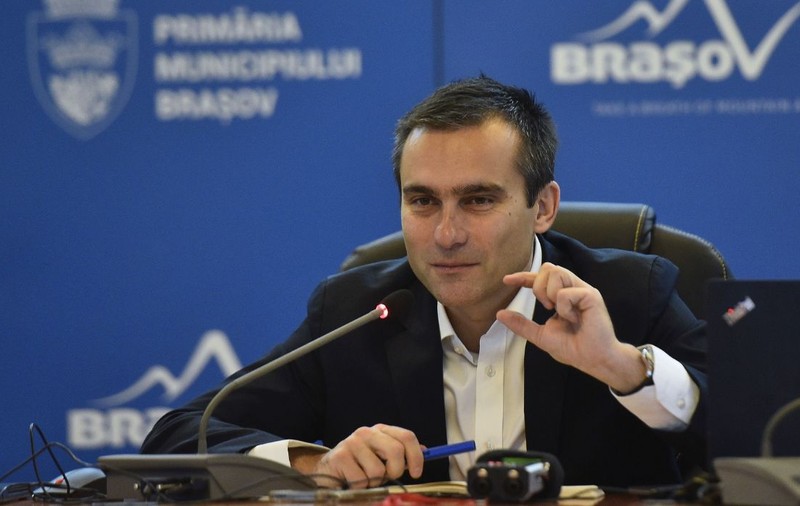 Fostul primar al Brașovului cere retragerea Elenei Lasconi din cursa pentru prezidențiale