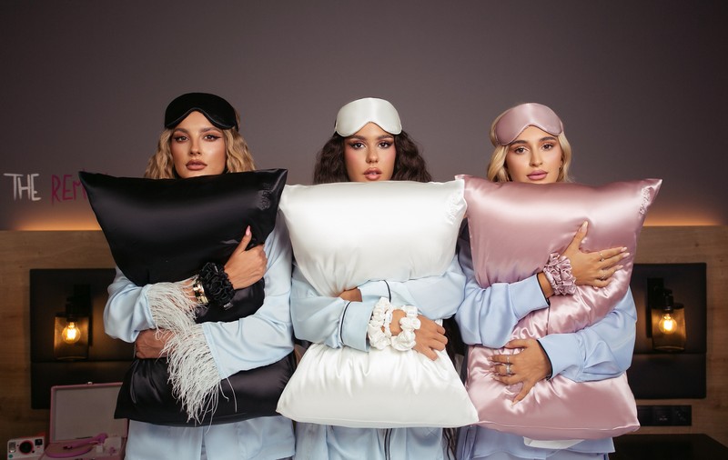 Beneficiile utilizării produselor din mătase 100% naturală din colecția Silk de la Belher. Strălucire, hidratare și protecție pentru păr și piele.