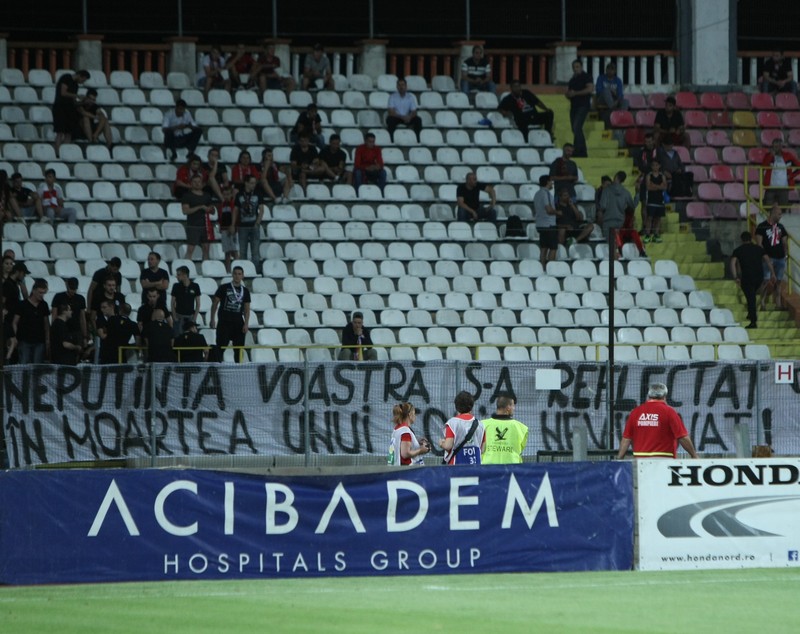 Liga I, etapa a 6-a: Dinamo - Gaz Metan 1-1. Lazăr a deschis scorul, Llullaku a egalat! ”Câinii” au jucat fanul ucis după derby / FOTO&VIDEO