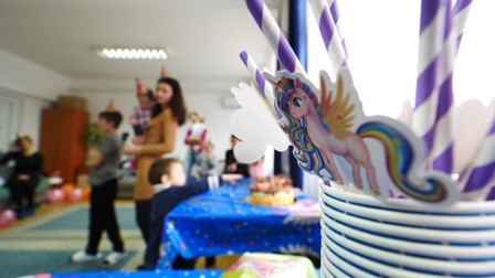 Copii ucraineni din centru s-au bucurat de o petrecere colorată