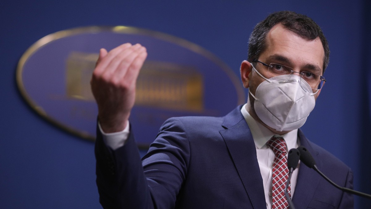 Vlad Voiculescu, la prima conferinta de presa dupa ce a redevenit ministru al Sanatatii. Foto: Inquam Photos / Octav Ganea