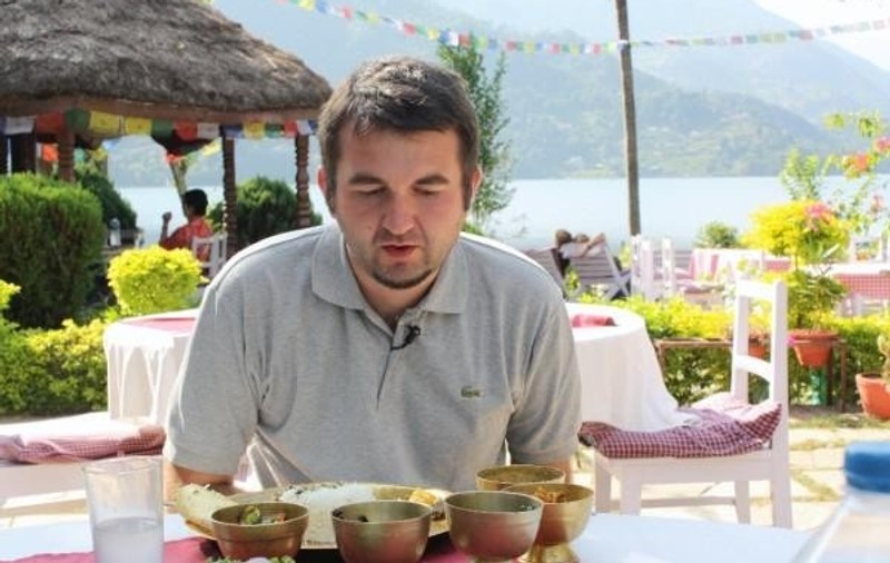 Razvan Marc: ”Pentru mine bucătăria thailandeză miroase a lemon grass, coriandru, galangal şi lapte de cocos. Am încercat şi insecte prăjite …”