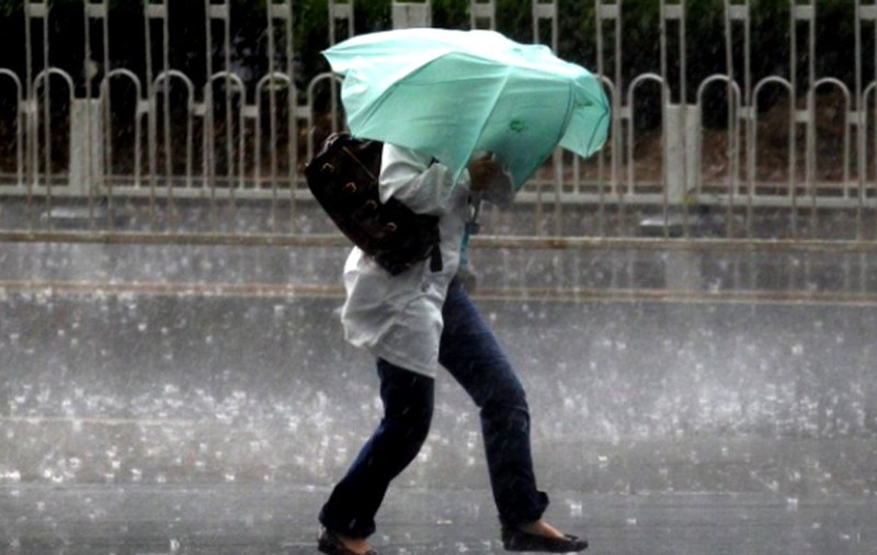 Cod galben de ploi în jumătate de țară, până miercuri seară. ANM a prelungit avertizarea meteo