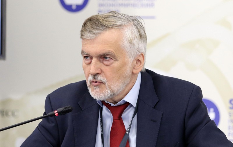 Economistul-șef al băncii care finanțează proiectele mari ale Kremlinului a fost demis după ce a prezis înfrângerea Rusiei în fața Occidentului