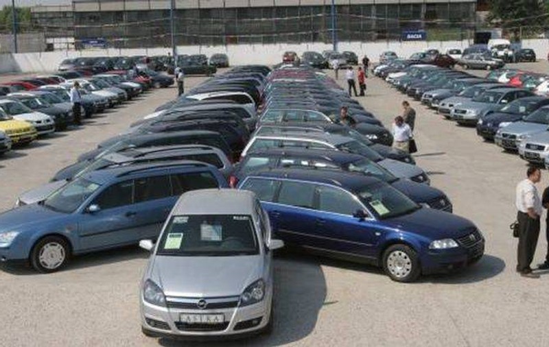 Asta e chiar culmea! Pentru ce culoare de maşină au obsesie românii! 
