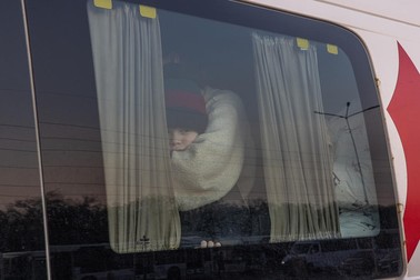 Copil evacuat din Mariupol, pe 25 februarie | Foto: EPA