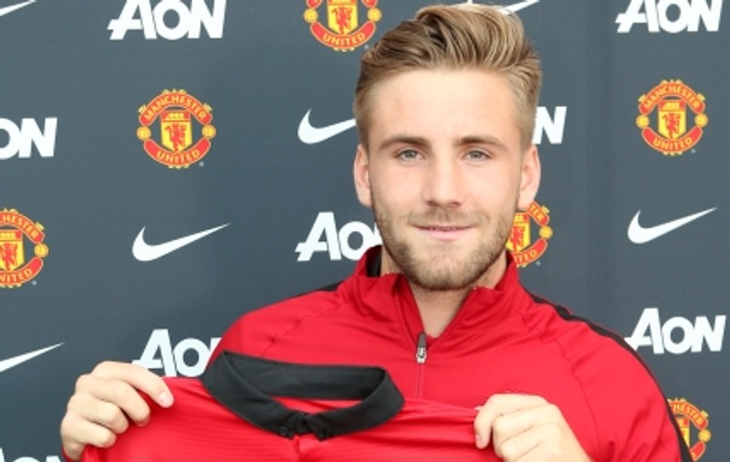 Luke Shaw a semnat cu Manchester United