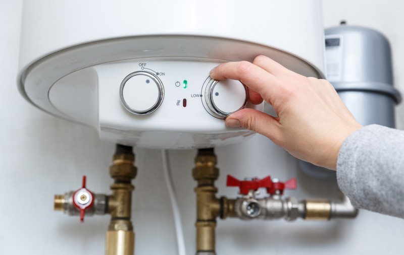 Diferența dintre boiler și instant electric