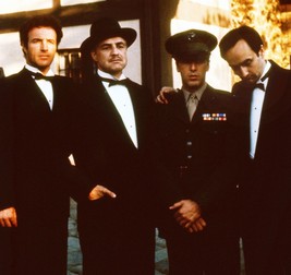 James Caan (stânga), Marlon Brando, Al Pacino și John Cazale, în „Nașul” (1972) | Foto: Hepta