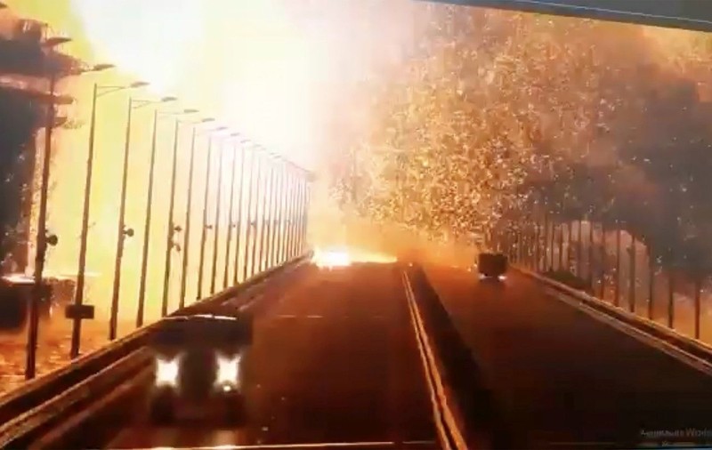 Ucraina a lovit un punct-cheie de legătură cu Crimeea în cadrul unei noi serii de atacuri asupra logisticii militare ruse