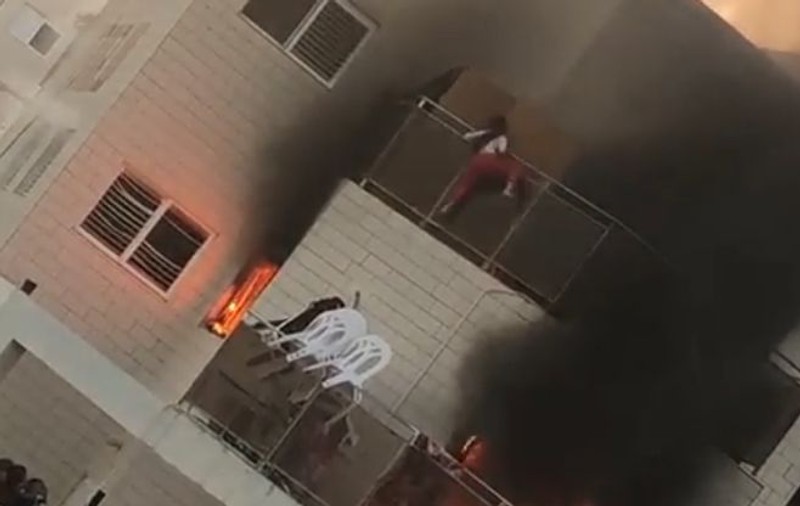 VIDEO | O fetiță din Israel a sărit de la balcon pentru a se salva de un incendiu