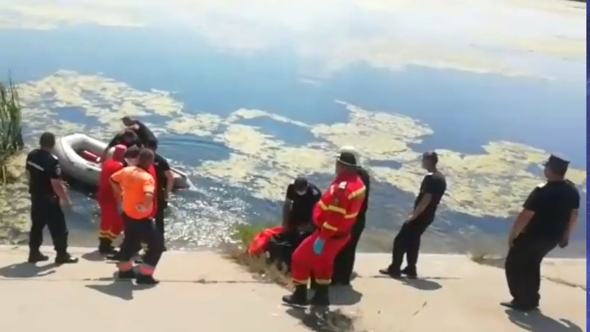 Pompierii au salvat un băiețel de 10 ani de la înec. Copilul ajunsese în râul Olt, la aproape 100 de metri de mal