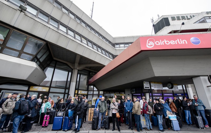 Grevă de 25 de ore pe aeroporturile din Berlin. 650 de zboruri vor fi anulate