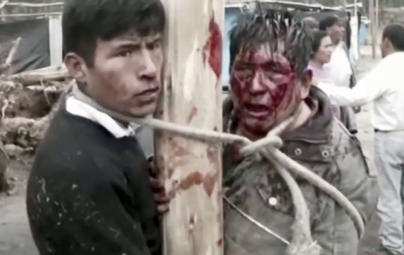 ŞOCANT! Hoţi bătuţi cu bestialitate în public! Oamenii exasperaţi îşi fac singuri dreptate | VIDEO