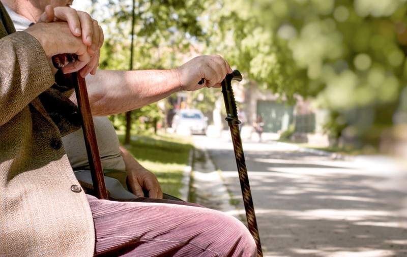 „Suntem de trei ori mai puțini decât pensionarii speciali și diferența de sume e de la cer la pământ…” Urmașii românilor persecutați politic așteaptă de doi ani banii promiși de Guvern
