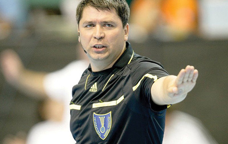Romeo Ștefan și Bogdan Stark arbitrează derby-ul Steaua - Dinamo, de la handbal. Mesaj pentru brigada Din-Dinu, aflată la ultimul sezon internațional | VIDEO