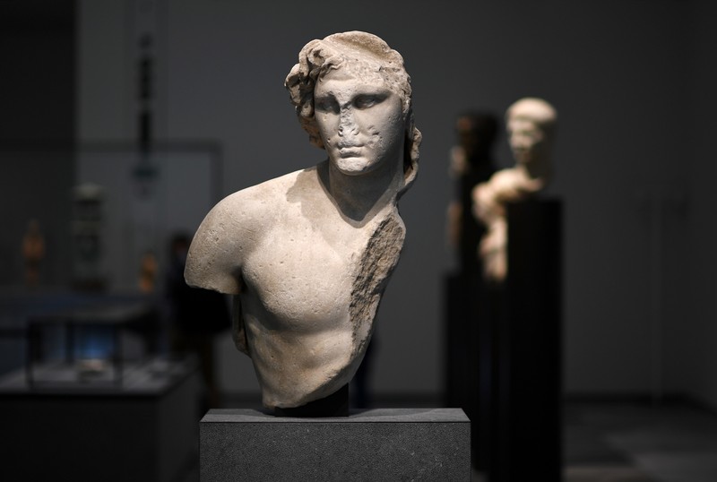 Emmanuel Macron a inaugurat muzeul Louvre în Abu Dhabi