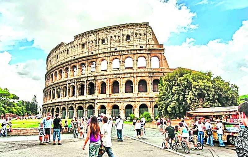 Plănuiești un concediu la Roma? Au fost impuse noi reguli pentru turiști! Iată pentru ce gesturi riști să fii amendat