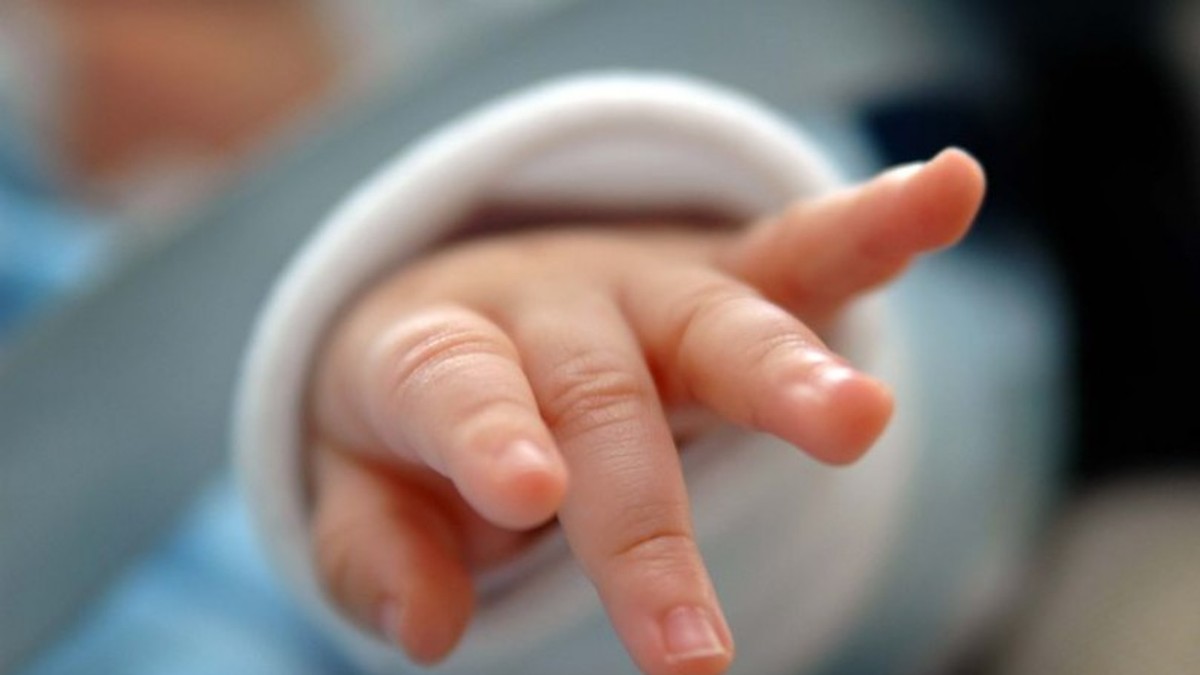Bebelușul unei românce, în comă după ce a înghițit hașiș