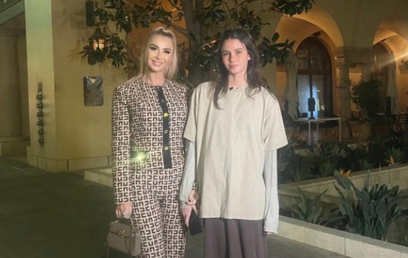 Cu ce se ocupă Rebecca Dumitrescu în America. Fata cea mare a Anamariei Prodan a renunțat la modelling: „Am făcut pentru mama”