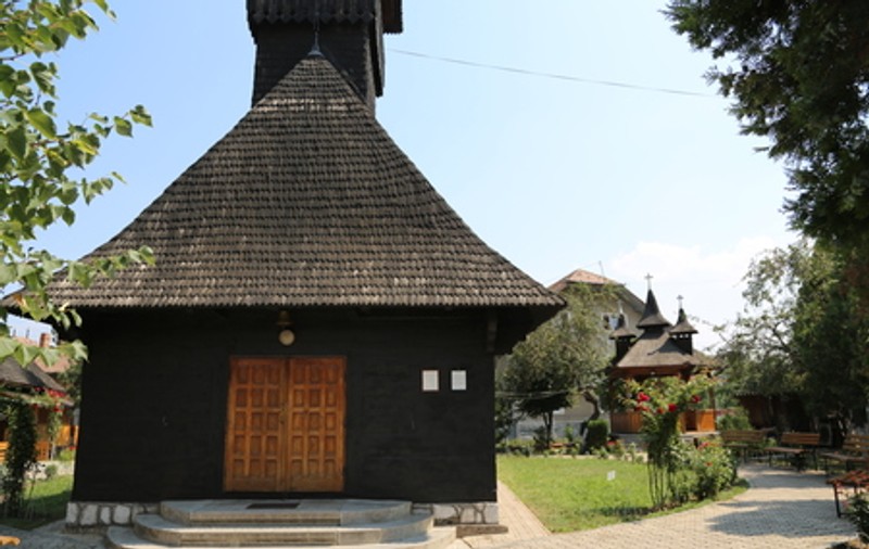 O biserică din lemn din Alba Iulia ar putea fi demolată. Monumentul istoric a fost pictat de o ucenică a lui Arsenie Boca