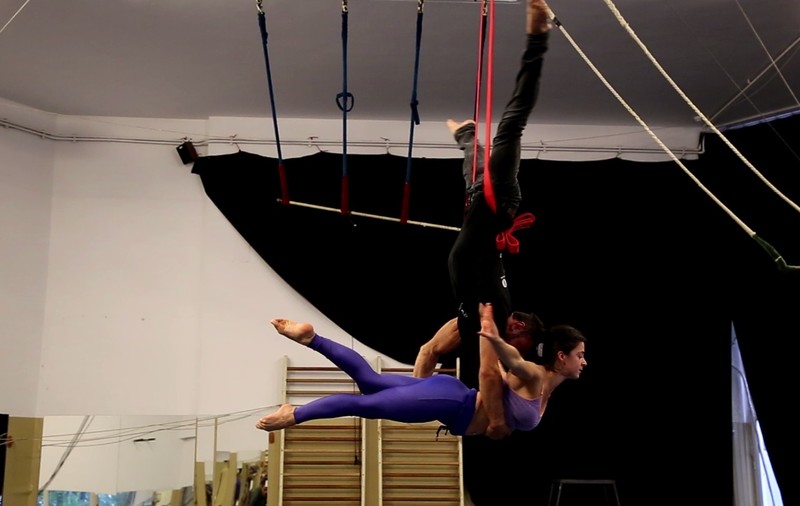 Ce fac dresorii de la circul de stat fără animale sălbatice. Show ca la Cirque du Soleil la București