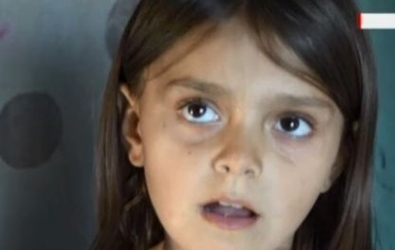 O fetiță în vârstă de 9 ani din Vaslui merge flămândă la școală: ”Mi-aș dori să mănânc biscuiți”