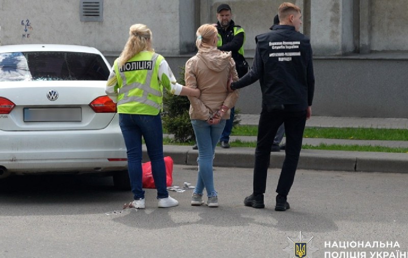 O mamă și-a vândut cu 30.000 de dolari fetița născută pe 1 mai, și a fost prinsă când primea avansul, în Ucraina