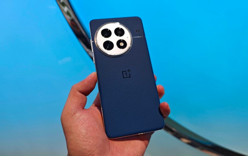 Telefonul care vrea să „facă de râs” Samsung Galaxy S25 și OnePlus 13. Va avea o baterie uriașă