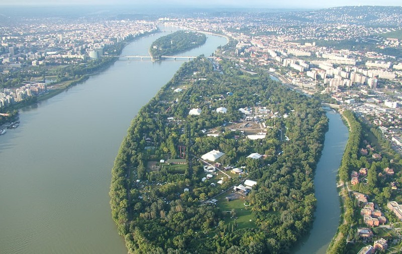 Mai mulți locuitori din Budapesta au crezut că a venit războiul: „Am fost treziți din somn în zgomot de împușcături și rafale de mitralieră”