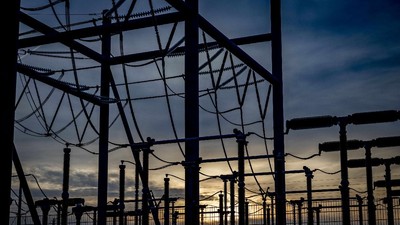 curent electric stalpi de curent